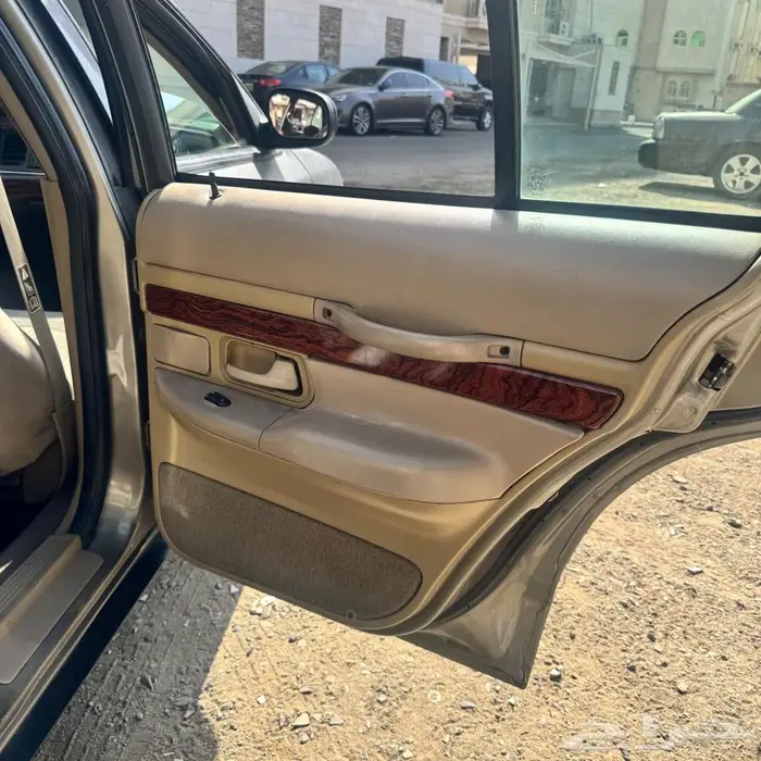 فورد ماركيز 2001 8