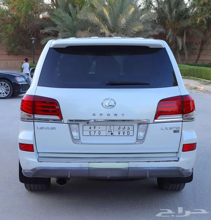 للبيع جيب لكزس LX570 موديل 2013 14