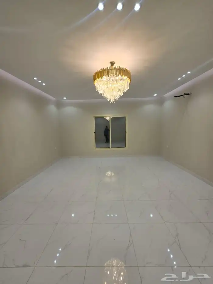 فلل فاخره للبيع في حي الرياض 12