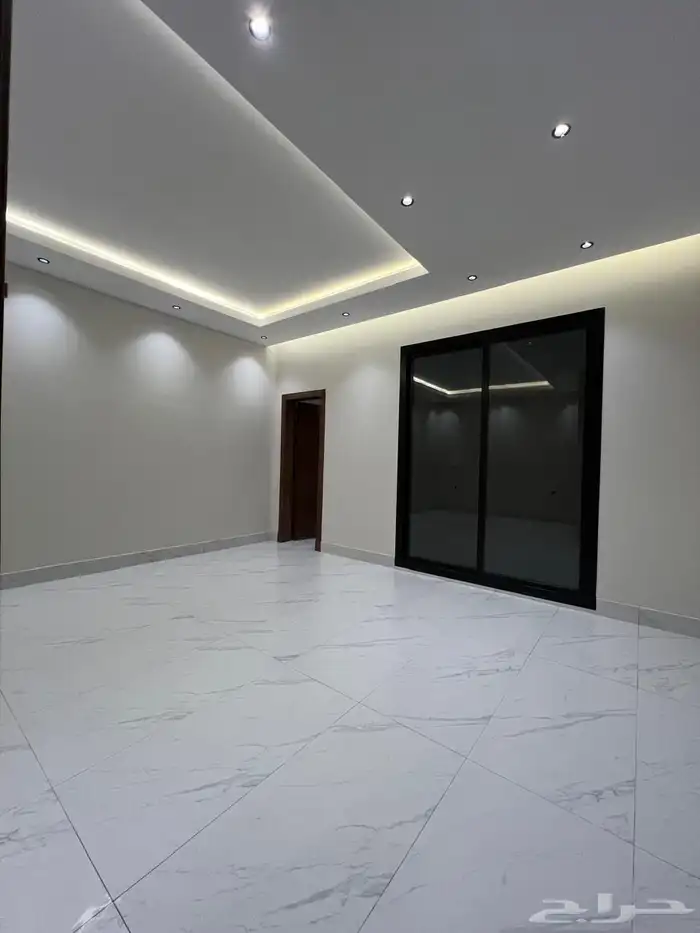 للبيع دور ارضي بناء شخصي بحي طويق 12