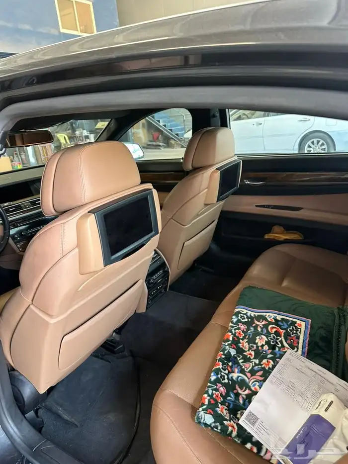 بي ام دبليو 740Li F02 2011 3