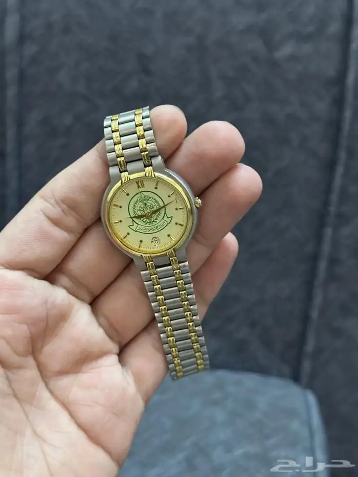 ساعة بشعار أصلية 9