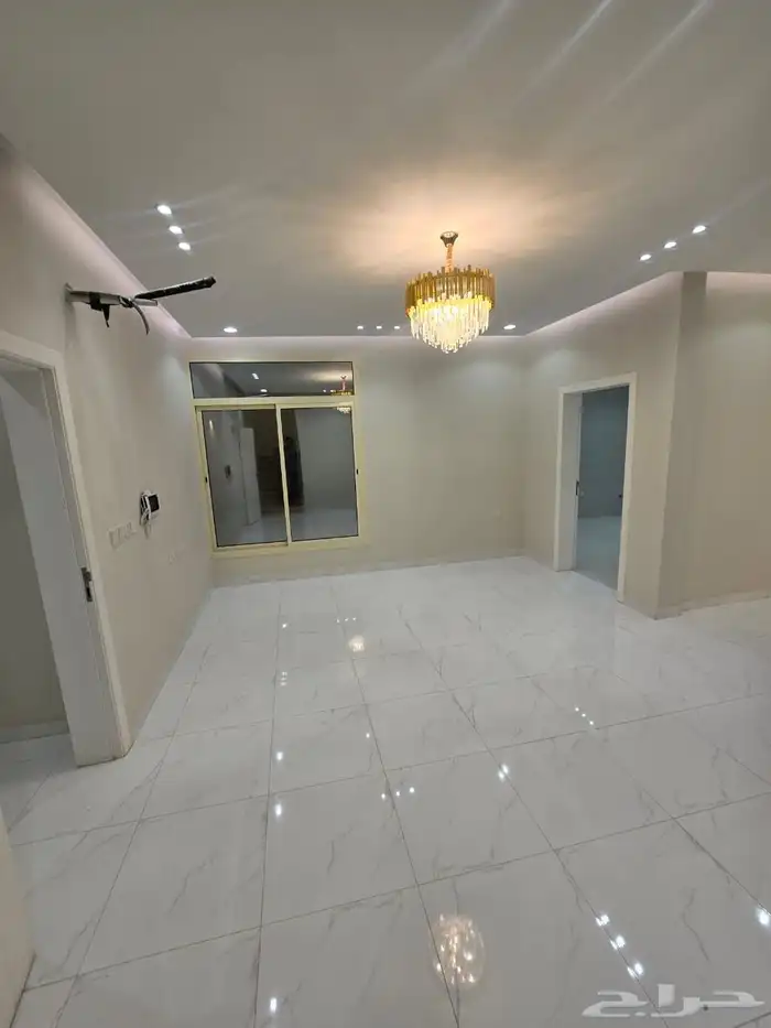 فلل فاخره للبيع في حي الرياض 7
