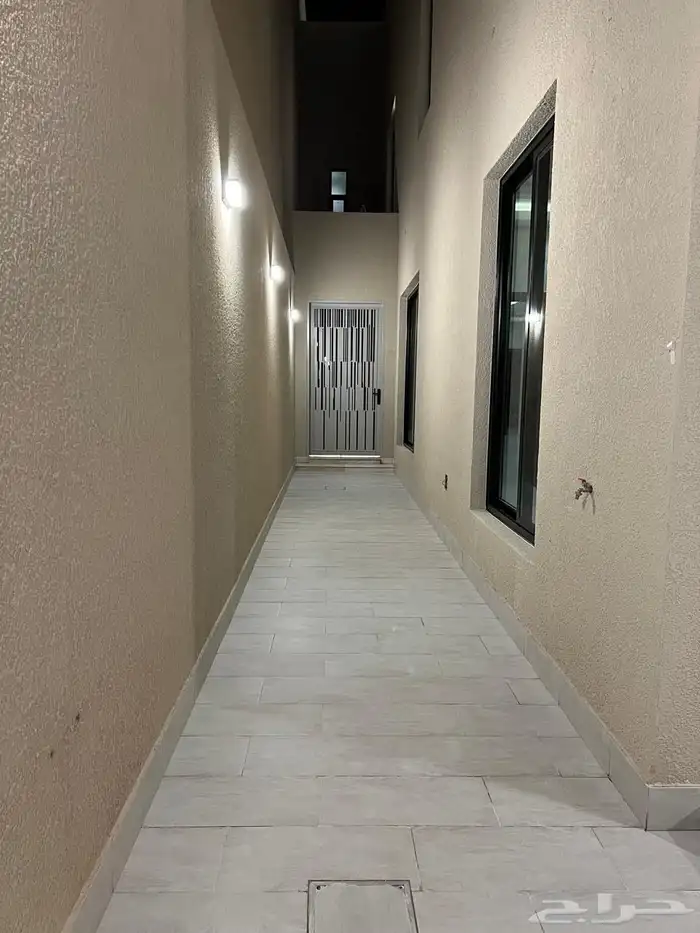 للبيع دور ارضي بناء شخصي بحي طويق 3