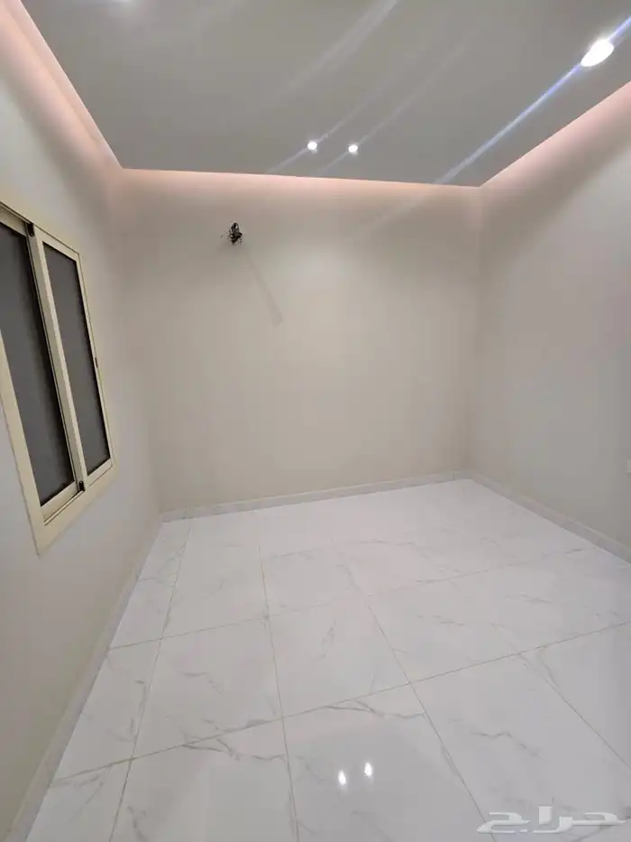فلل فاخره للبيع في حي الرياض 25