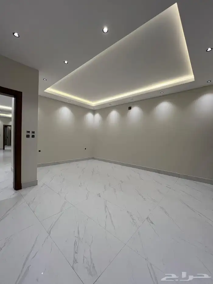 للبيع دور ارضي بناء شخصي بحي طويق 13