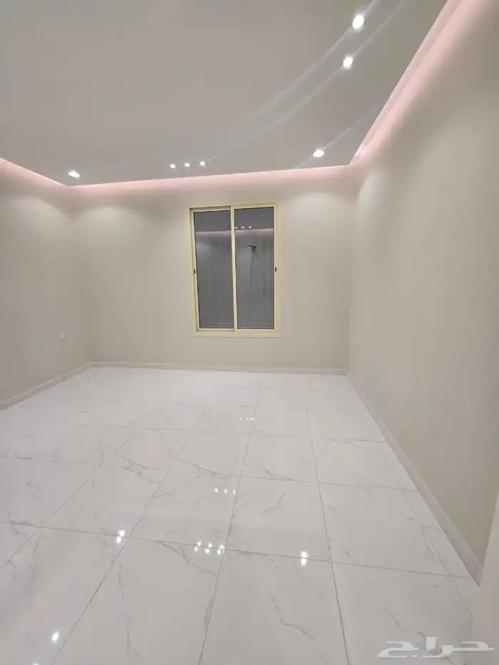 فلل فاخره للبيع في حي الرياض 17