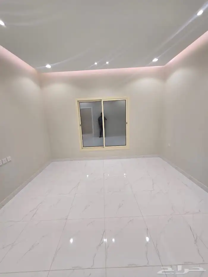 فلل فاخره للبيع في حي الرياض 9