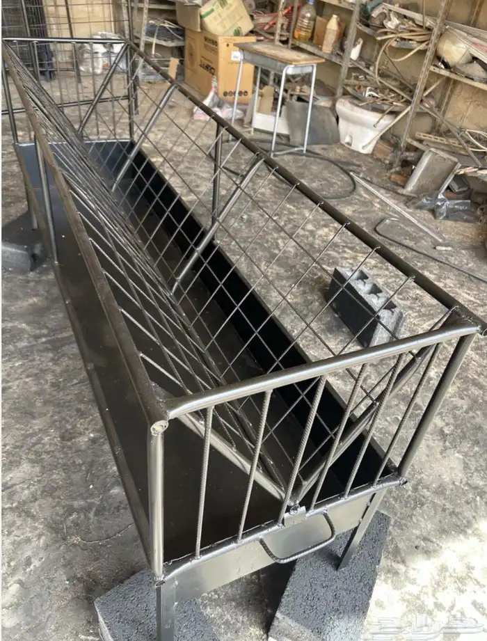 ورشة حدادة لتفصيل الشبوك والمعالف 5