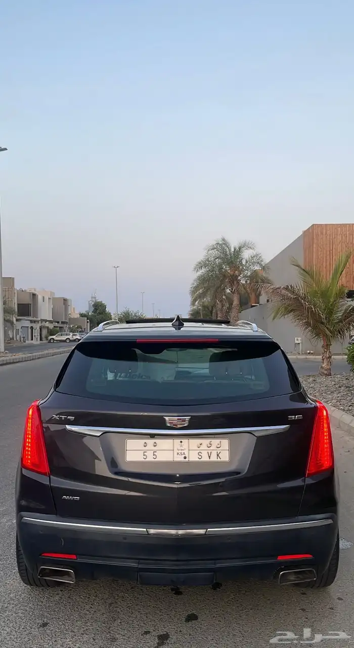 كاديلاك XT5 نظيف 7