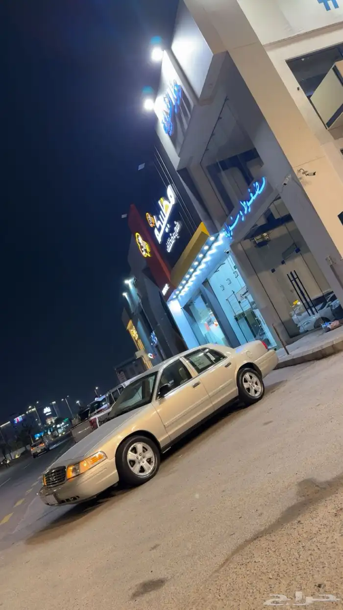 فورد كروان فكتوريا نظيف 7