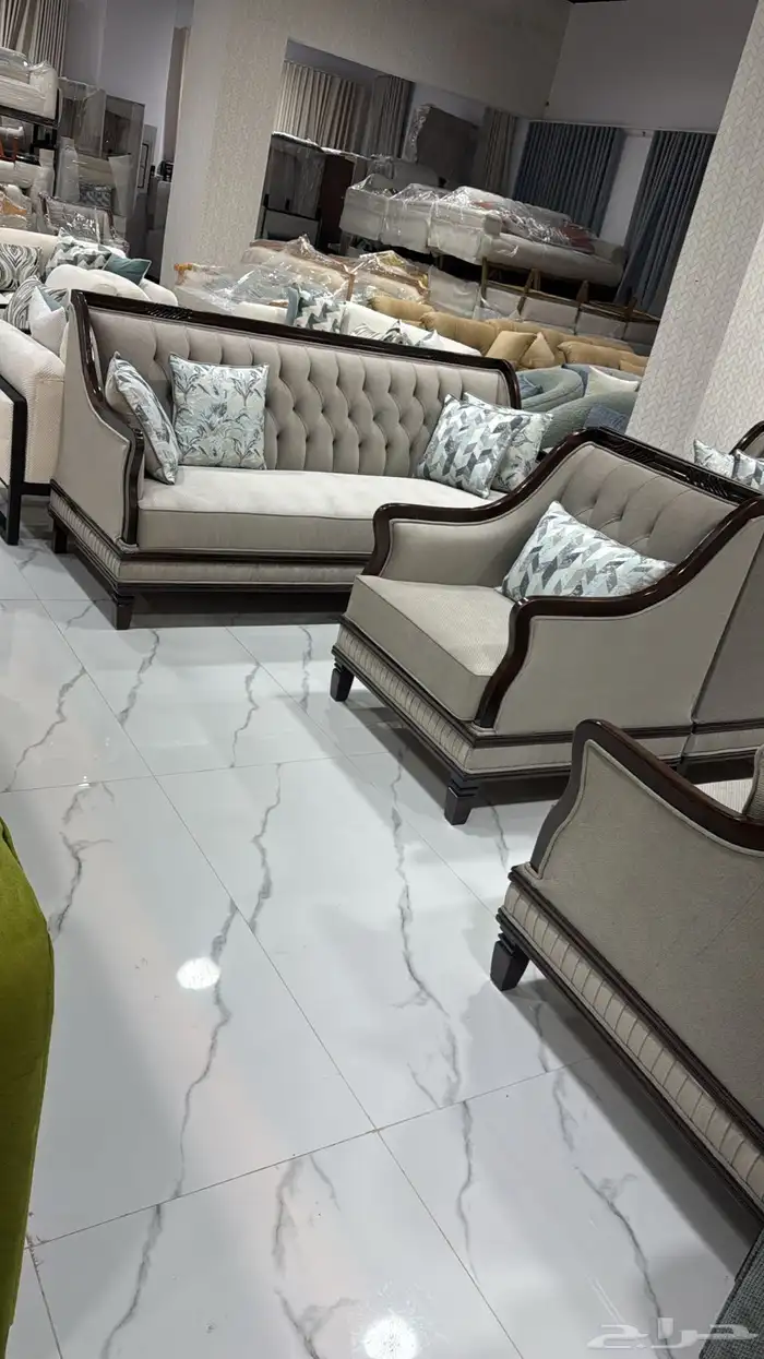 كنبات جاهز للبيع بسعر مخفض 1