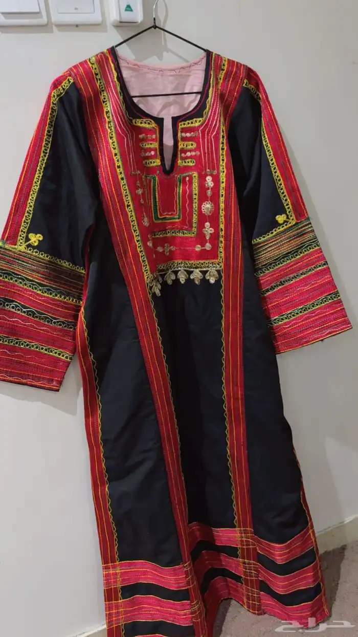 جلابية عسيريه ثلاث حبات كانت تنباع ب500 الان الحبة 120 0