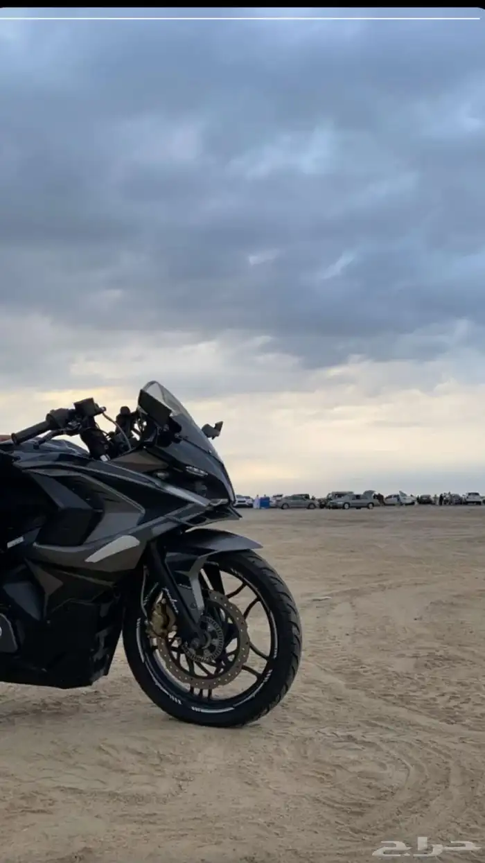 Bajaj Pulsar RS 200   2017موديل 1
