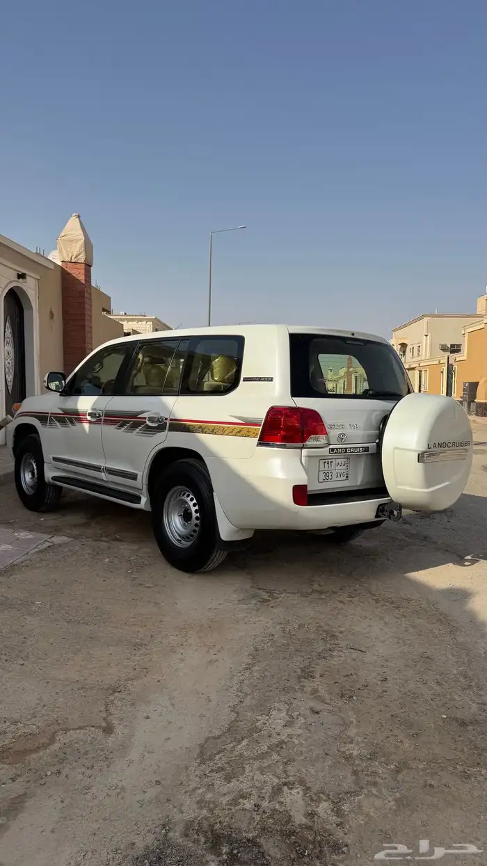 لاندكروزر ( الصخرة ) 1