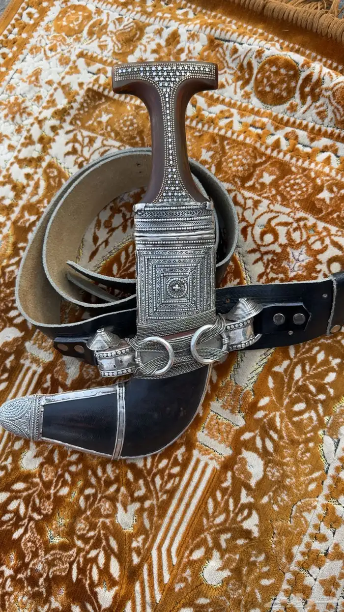 للبيع خنجر قرن 0