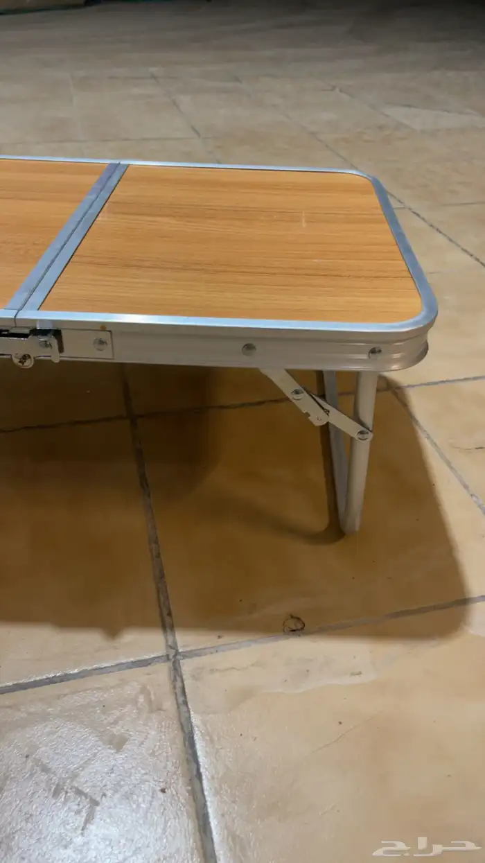 طاولة رحلات 1