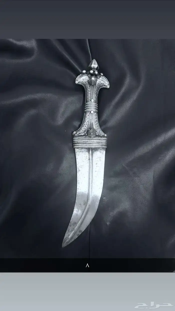 جنابي فضه للبيع كلها قديمه  لا يرسل الا صامل 3