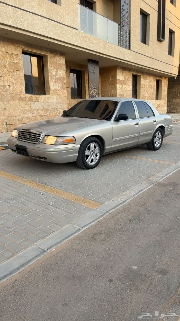 فورد كراون فكتوريا للبدل فقط . 1