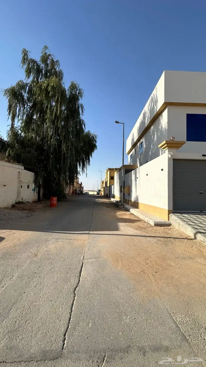 فيلا للبيع جديده بحي الشقة بمساحة (400 متر ) 1