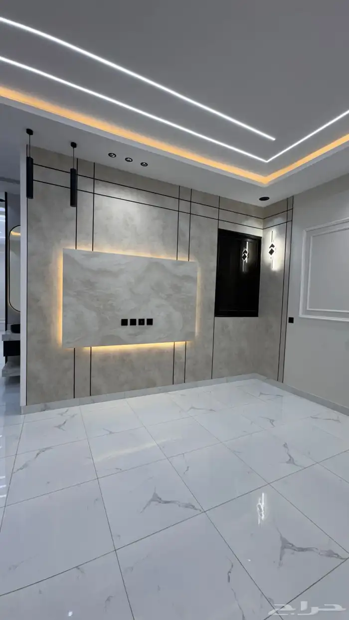 للبيع شقق ارضيه وعلوى مع سطح من 550 الف طريق ابها الخميس 7