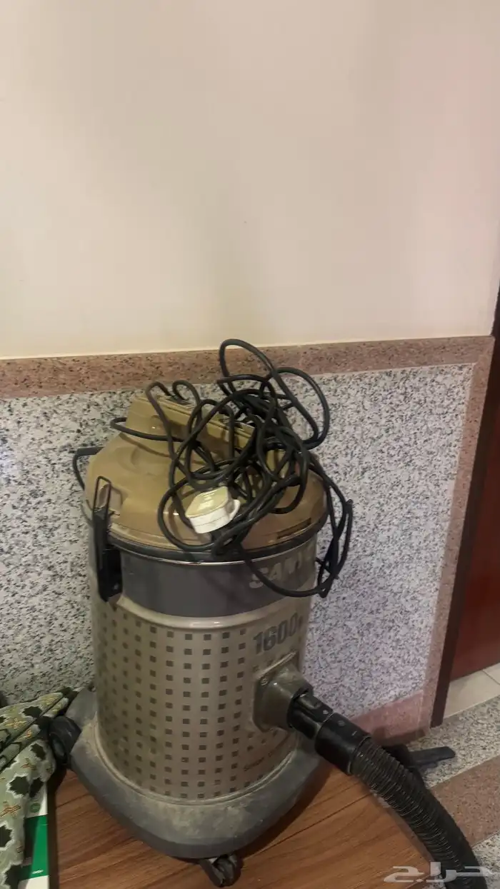 مكنسة كهربائية 1