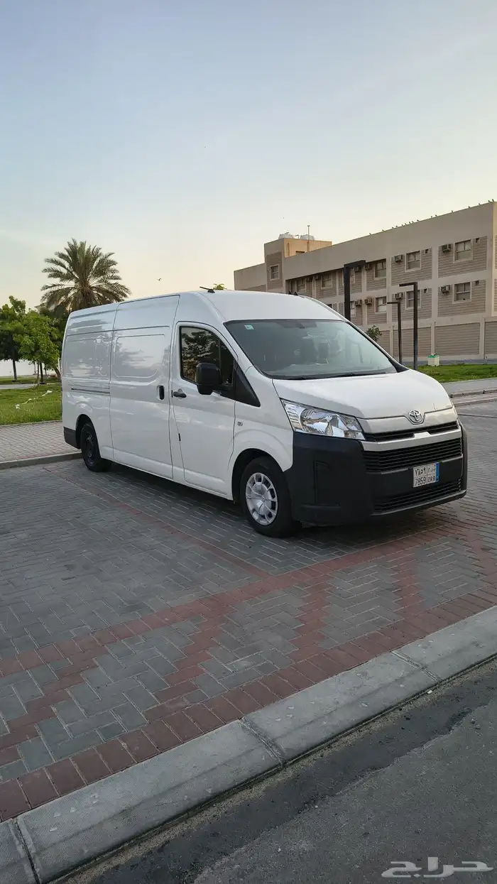 باص تويوتا موديل 2022 25