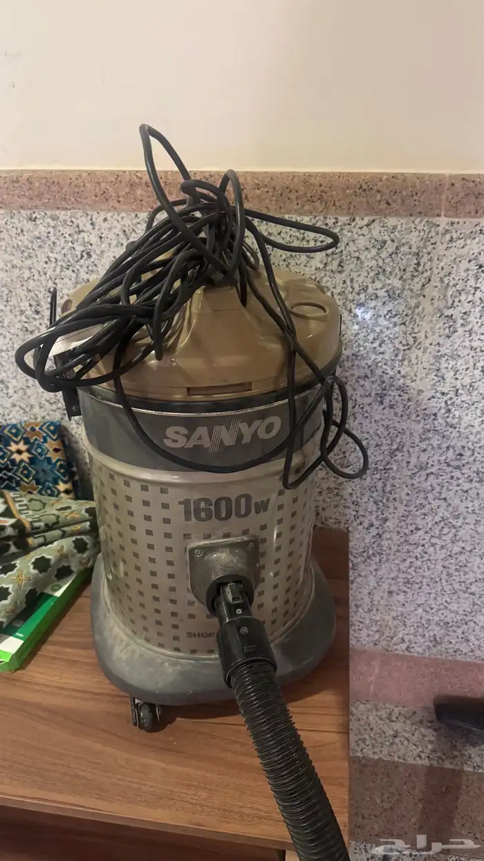 مكنسة كهربائية 0