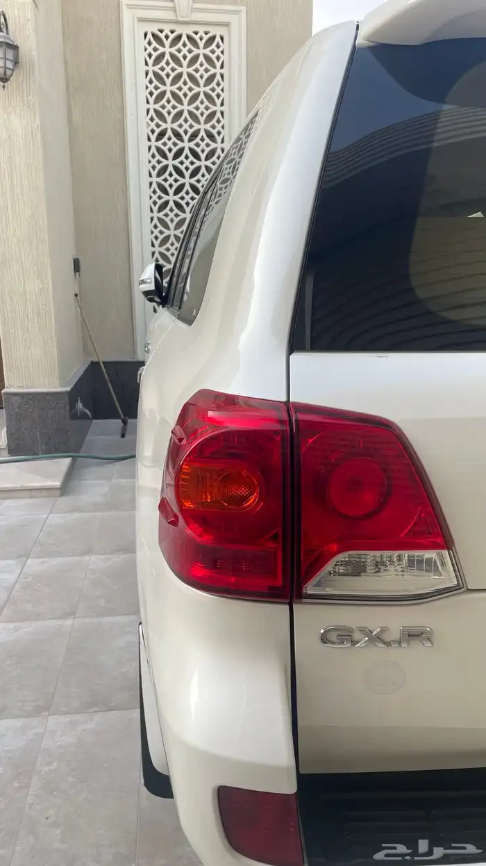 لاند كروزر GXR-3 2014 وارد عبداللطيف 6