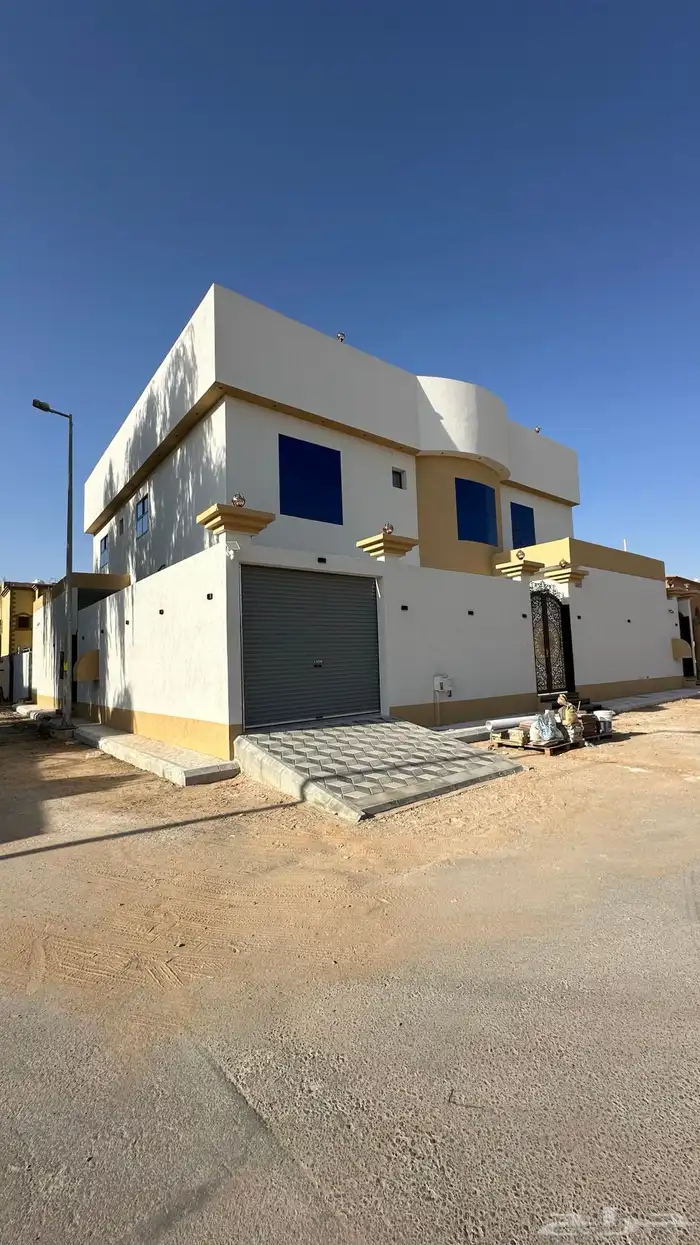 فيلا للبيع جديده بحي الشقة بمساحة (400 متر ) 0