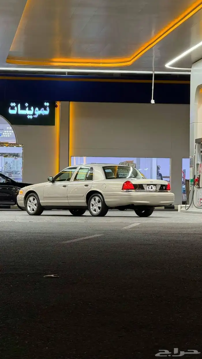فورد كروان فكتوريا نظيف 8