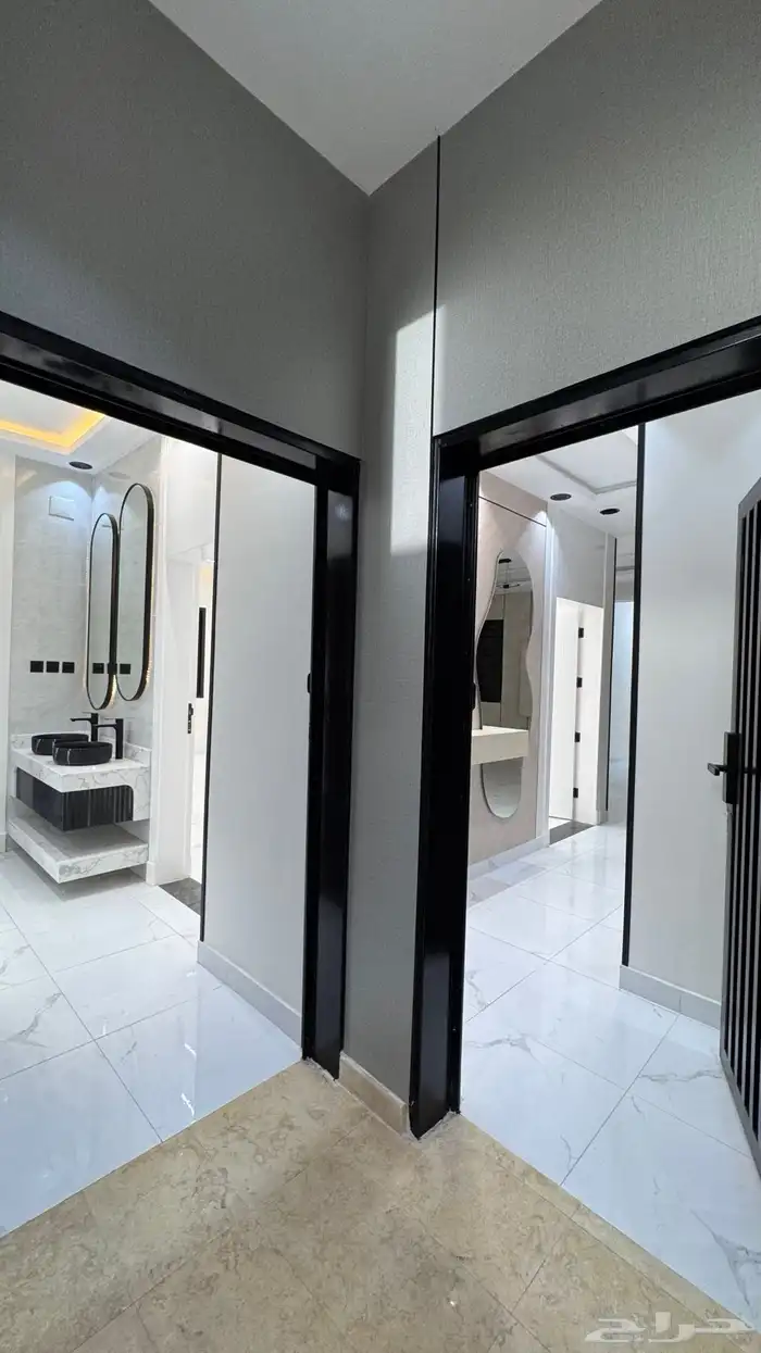 للبيع شقق ارضيه وعلوى مع سطح من 550 الف طريق ابها الخميس 21