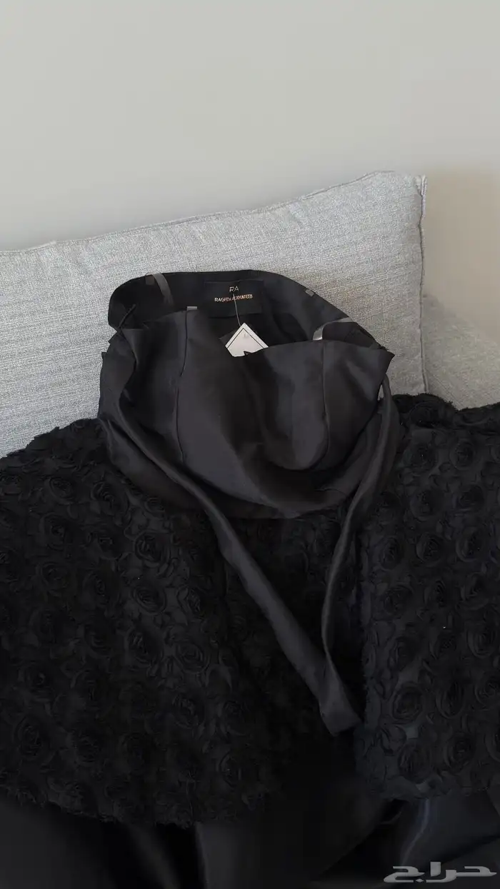 فساتين من مصممه رغداء الخطيب للبيع . الشرا 1350 البيع 1000 2