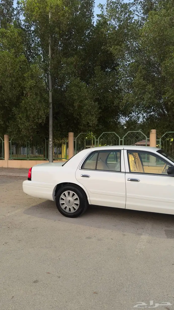 فورد فكتوريا بوليسي 2