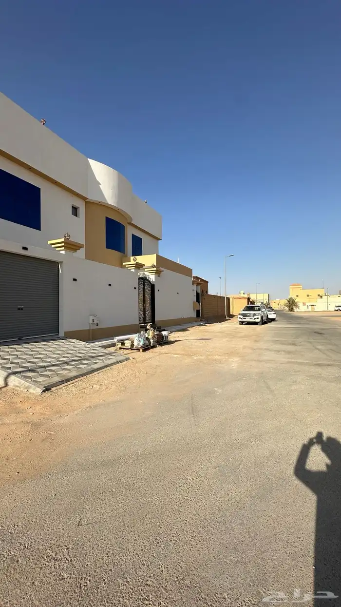 فيلا للبيع جديده بحي الشقة بمساحة (400 متر ) 2
