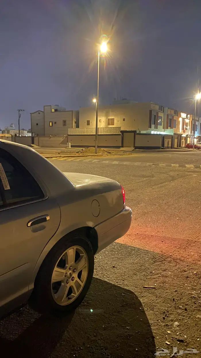 فورد فكتوريا نظيف للبيع 8