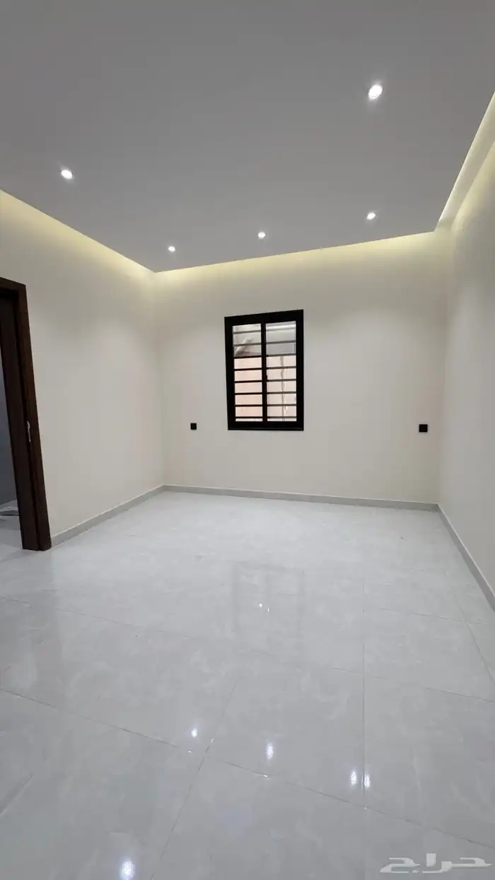للبيع روف علوى مع ملحق من 650 الف بالخميس 7