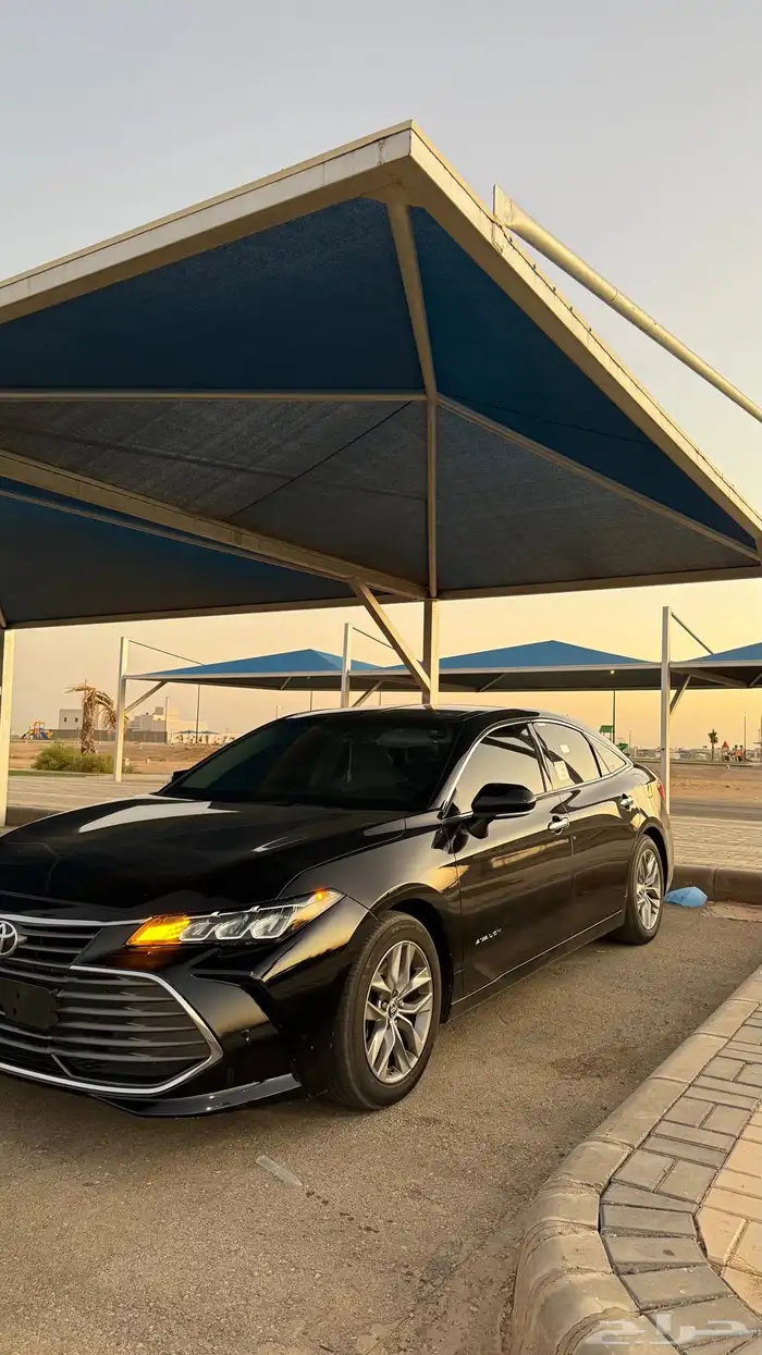 افالون XLE 2022 لون اسود 2