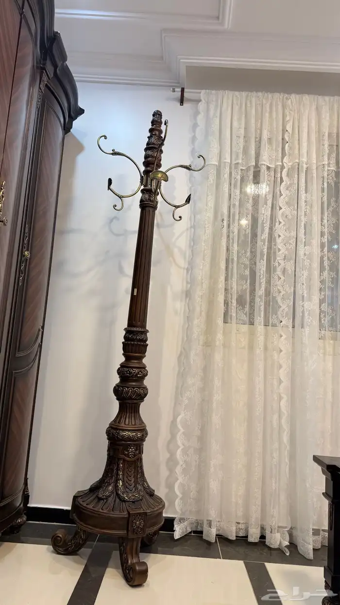 كونسول و شماعة ملابس فخمة للبيع 1