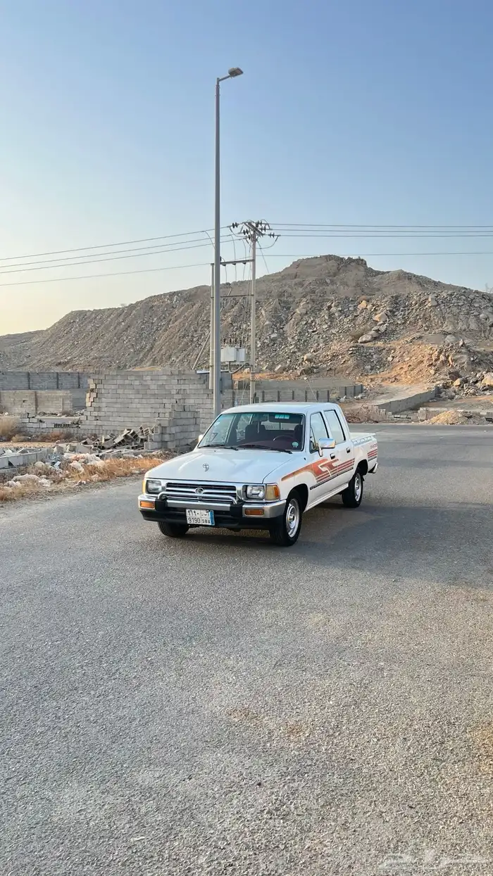 هايلوكس1992عليه خط 1997 2