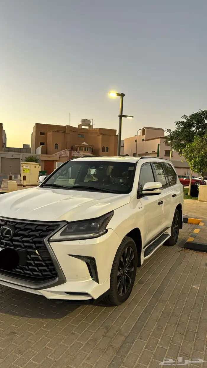 لكزز 2018فل كامل LX570 1