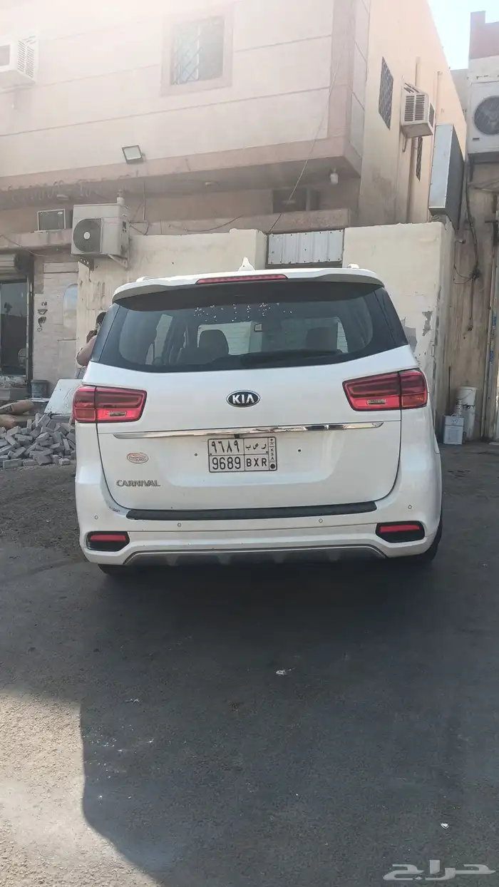 كيا كرنفال 4