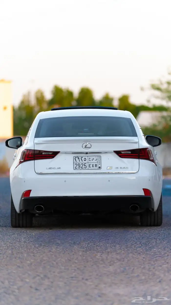 لكسز is2016 F sport 3