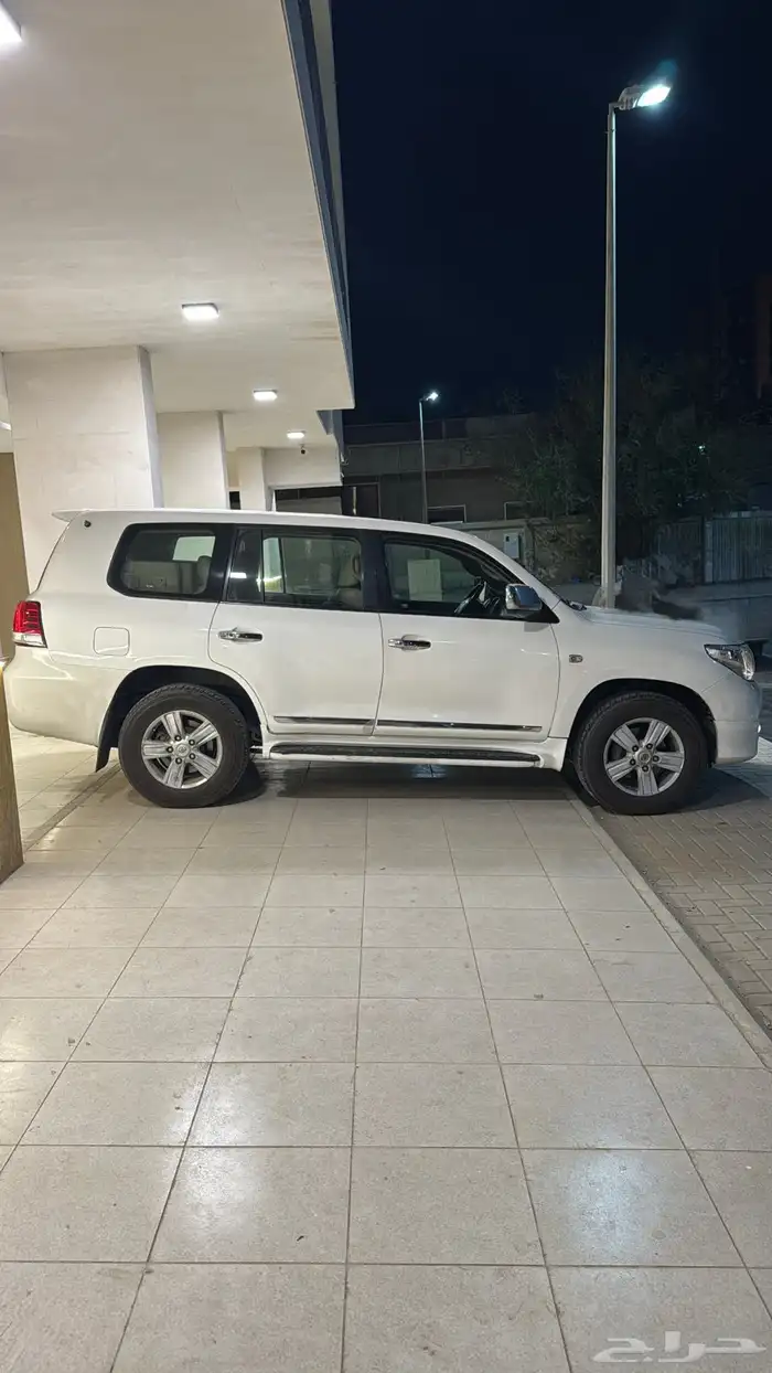 لاندكروزر 2010 3