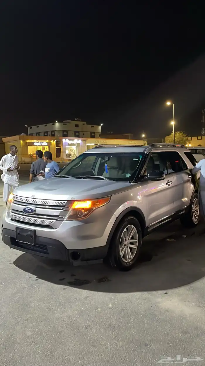 فورد اكسبلورر 2013 XLT لون فضي 4