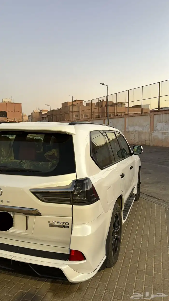 لكزز 2018فل كامل LX570 2