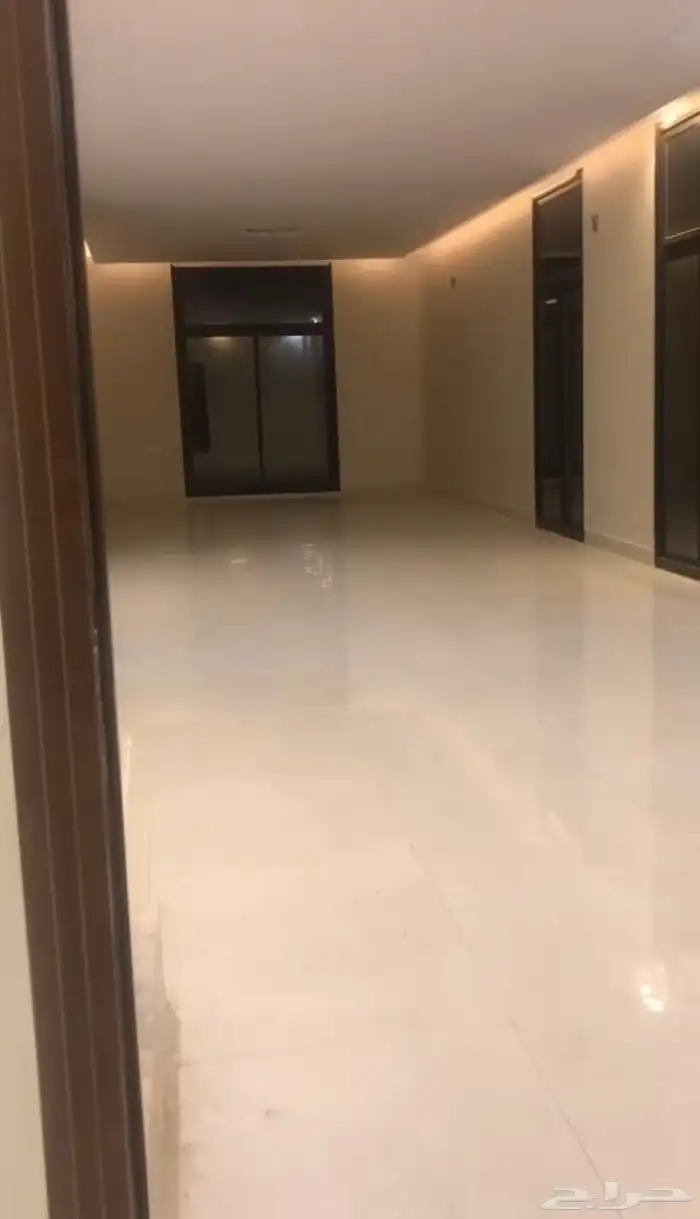 للبيع فيلا مميزة في الرمال 1
