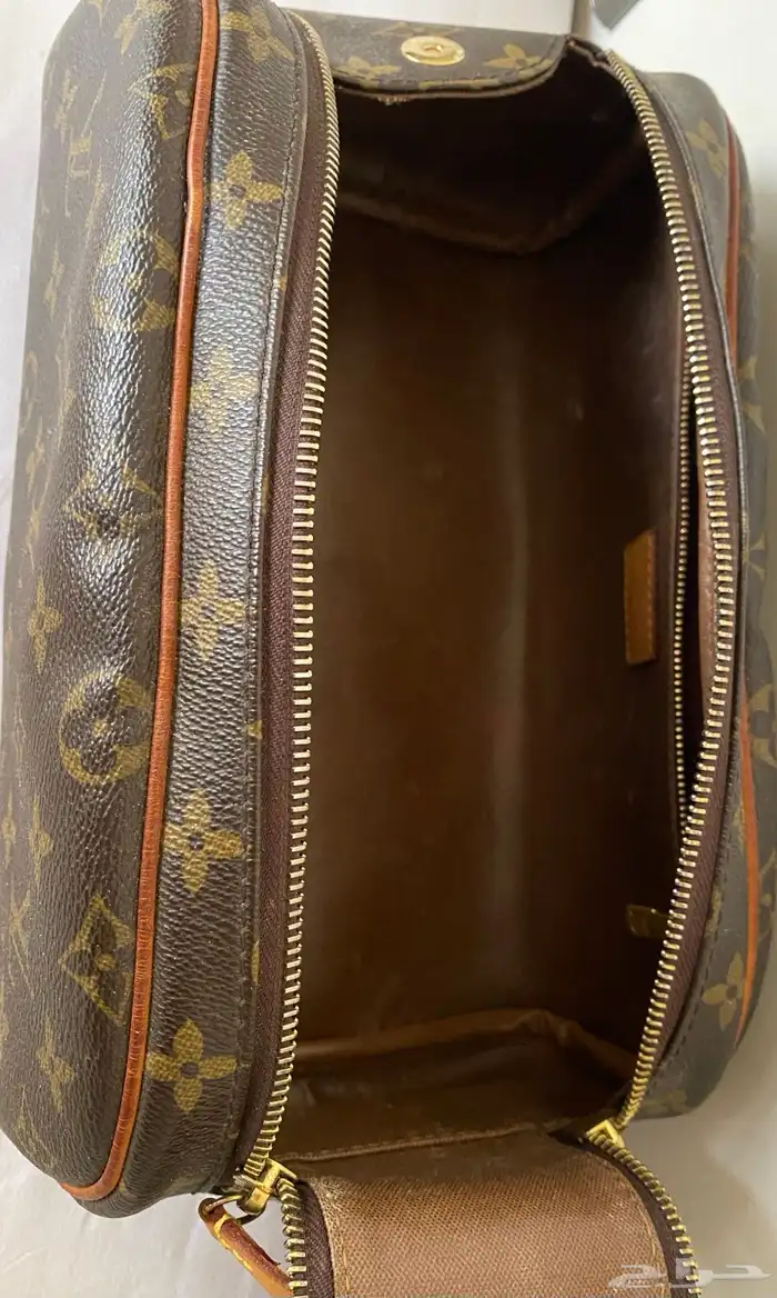شنطة يد رجالية اصلية louis vuitton 3