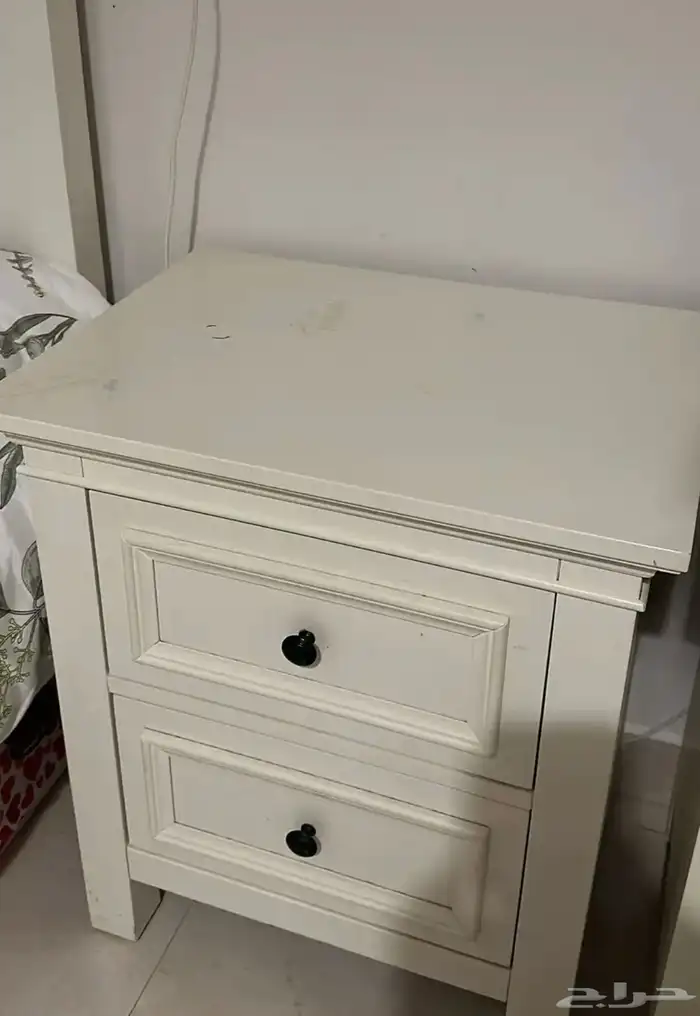 طاولة جانبية 0