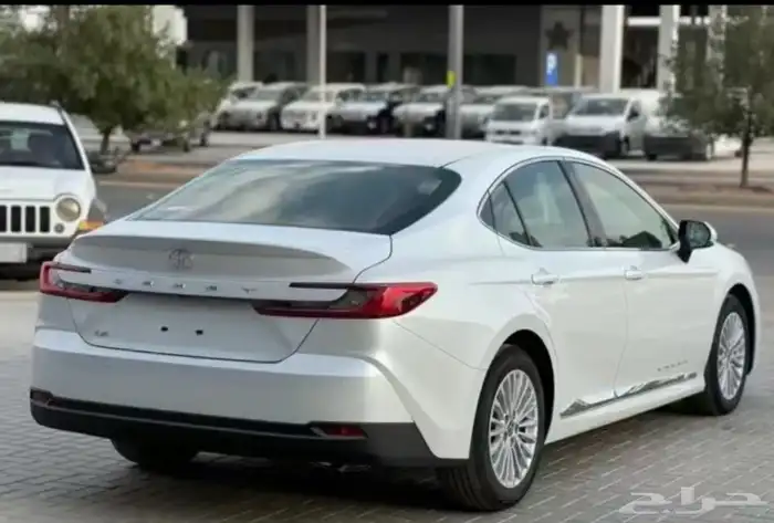 كامري LE 2025 سعودي السعر 123.000 4